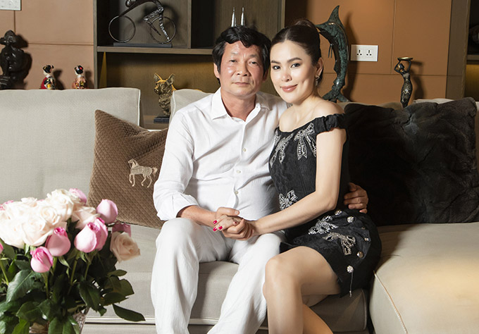 Hoa hậu Phương Lê bất ngờ thông báo ly hôn chồng đại gia, khẳng định chia tay không phải vì người thứ 3 - ảnh 1
