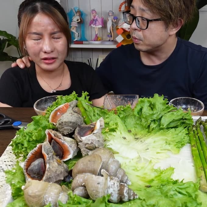 Bà Nhân Vlog được chồng Nhật bí mật về Việt Nam tổ chức sinh nhật, còn tặng cả nhẫn kim cương