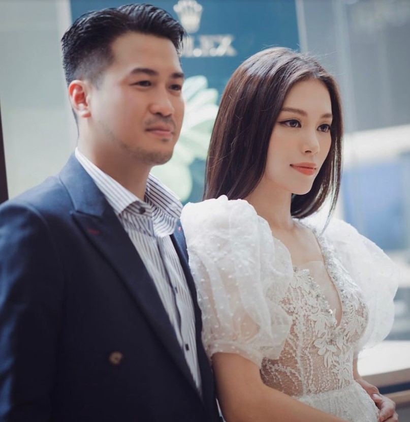 Nhan sắc và gu thời trang “không phải dạng vừa” của hai cô con dâu nhà tỷ phú Johnathan Hạnh Nguyễn