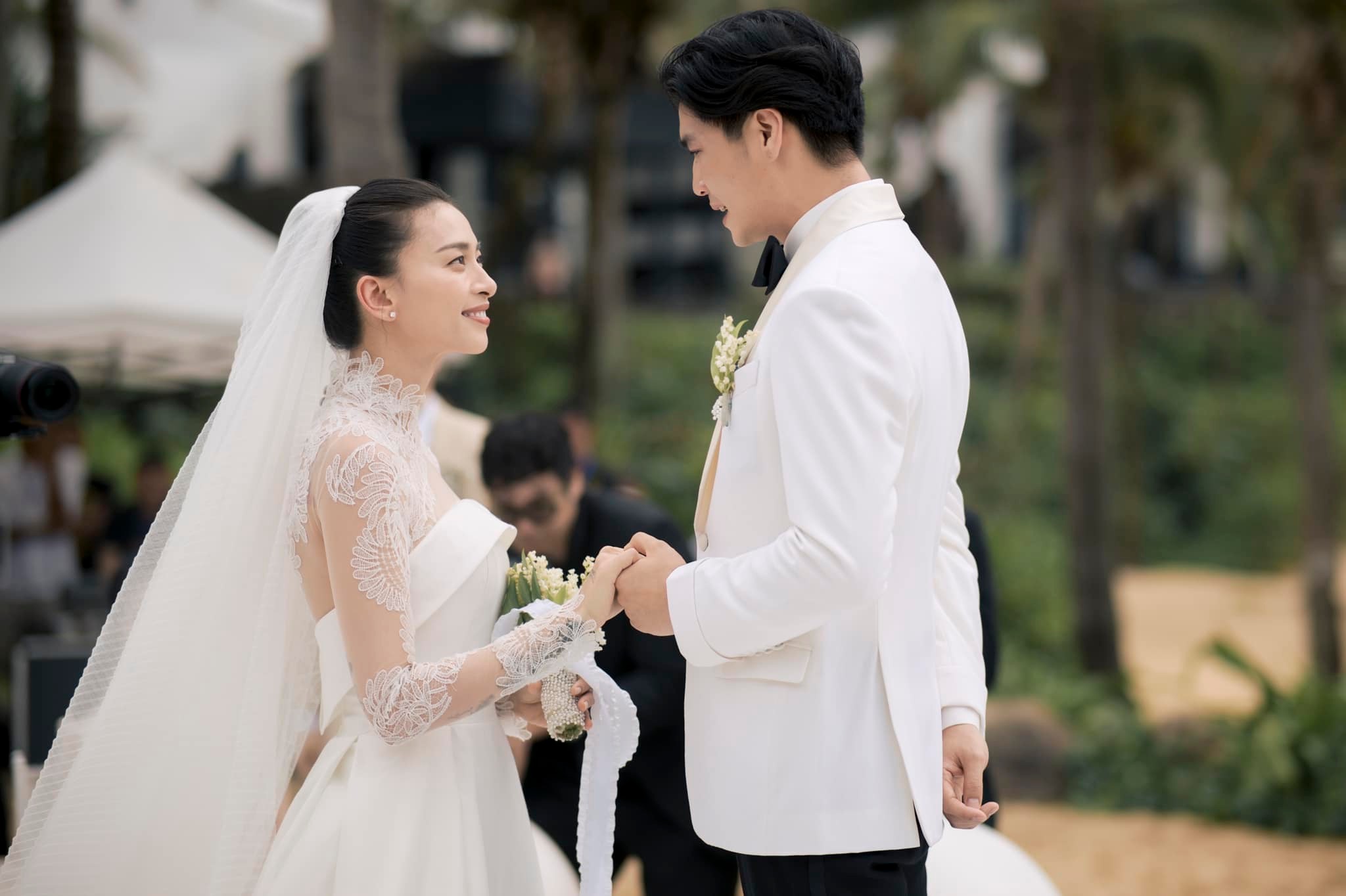 Cưới chồng trẻ chưa lâu, Ngô Thanh Vân bỗng đăng vu vơ bài hát 'Ai chung tình được mãi' khiến fan hoang mang - ảnh 1