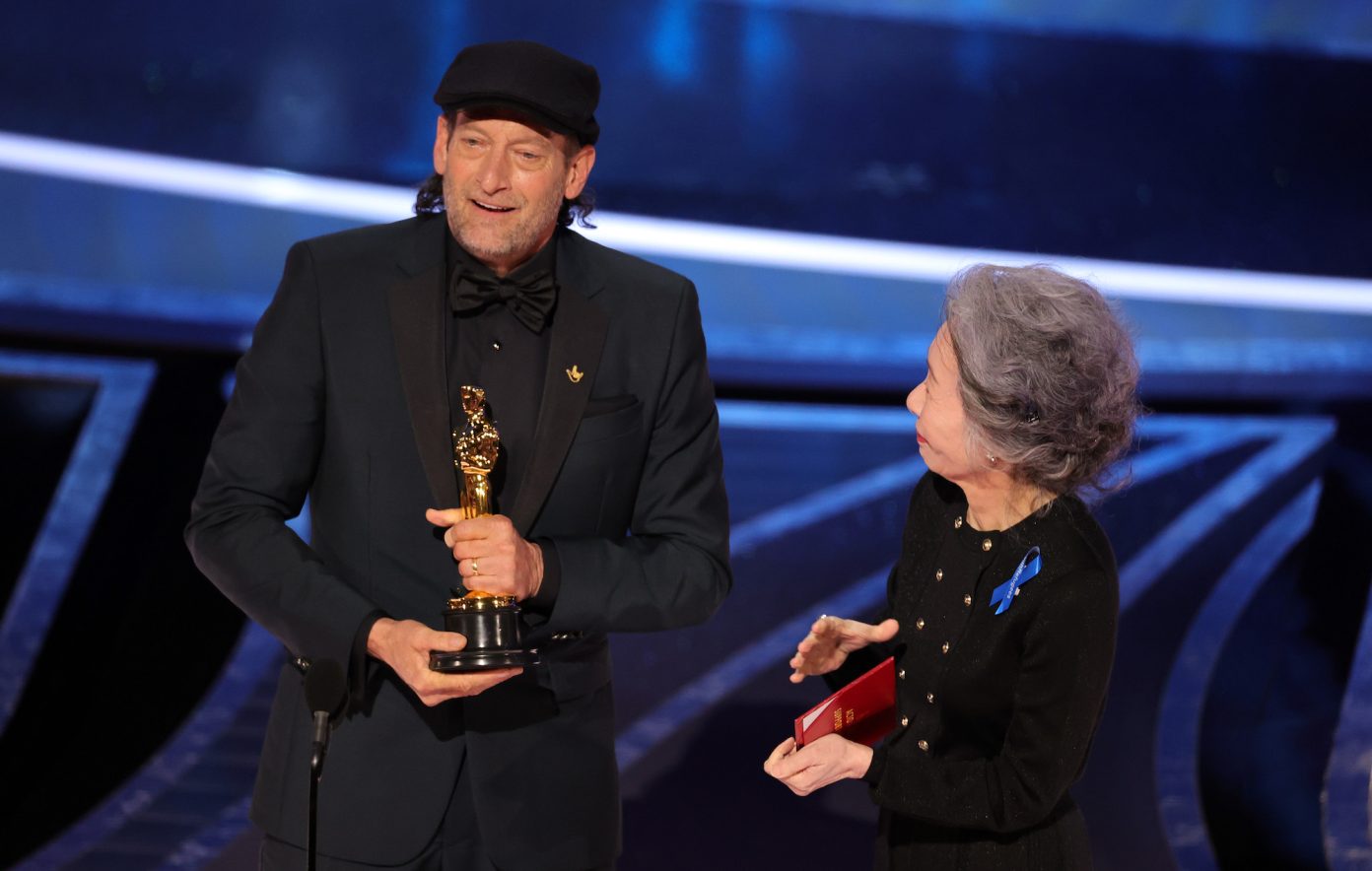 Kết quả Oscar 2022: Dune đại thắng, Will Smith đấm MC xong ẵm luôn tượng Vàng danh giá