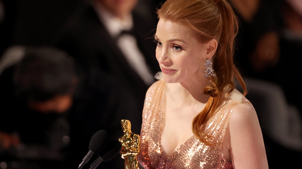 Kết quả Oscar 2022: Dune đại thắng, Will Smith đấm MC xong ẵm luôn tượng Vàng danh giá Kết quả Oscar 2022: Dune đại thắng, Will Smith đấm MC xong ẵm luôn tượng Vàng danh giá