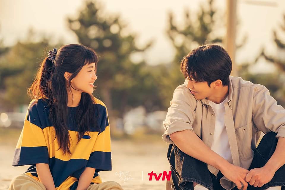 Quá bế tắc vì kết buồn, mọt phim “Twenty Five, Twenty One” viết 1001 “plot-twist” để Yi Jin-Hee Do thành đôi