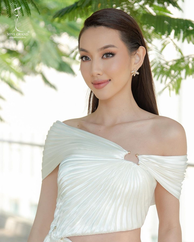 Nhìn xem Miss Grand Thuỳ Tiên đọ sắc bên mỹ nhân Thái - Baifern Pimchanok: Ai đẹp hơn ai?