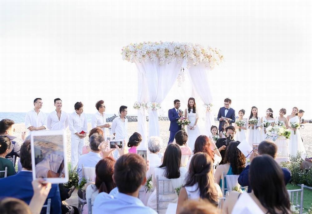 Sao Việt tổ chức đám cưới trên bãi biển: Nhi - Thắng chi gần 10 tỷ, Vân - Huy tinh tế thế này Sao Việt tổ chức đám cưới trên bãi biển: Nhi - Thắng chi gần 10 tỷ, Vân - Huy tinh tế thế này - ảnh 13