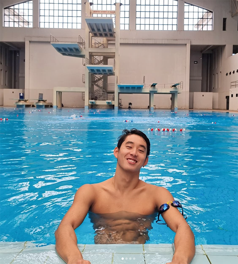 Sốc trước cảnh VĐV bơi lội điển trai Thái Lan được NHM Việt chào đón không khác gì fanmeeting ở SEA Games