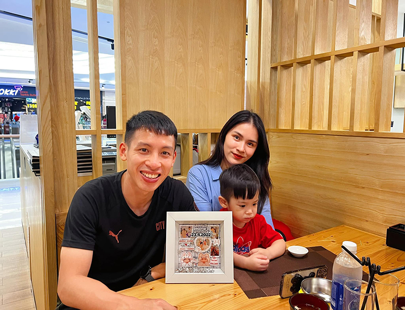 Bùi Tiến Dũng lấy vợ trước thềm chung kết bóng đá nam, dàn U22 vô địch SEA Games 30 giờ ra sao? Gia đình hạnh phúc của tiền vệ Đỗ Hùng Dũng