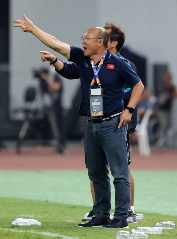 Báo Hàn gọi chiến thắng của U23 Việt Nam là 'phép màu Park Hang Seo' khi trong 2 năm liên tiếp đều giành HCV