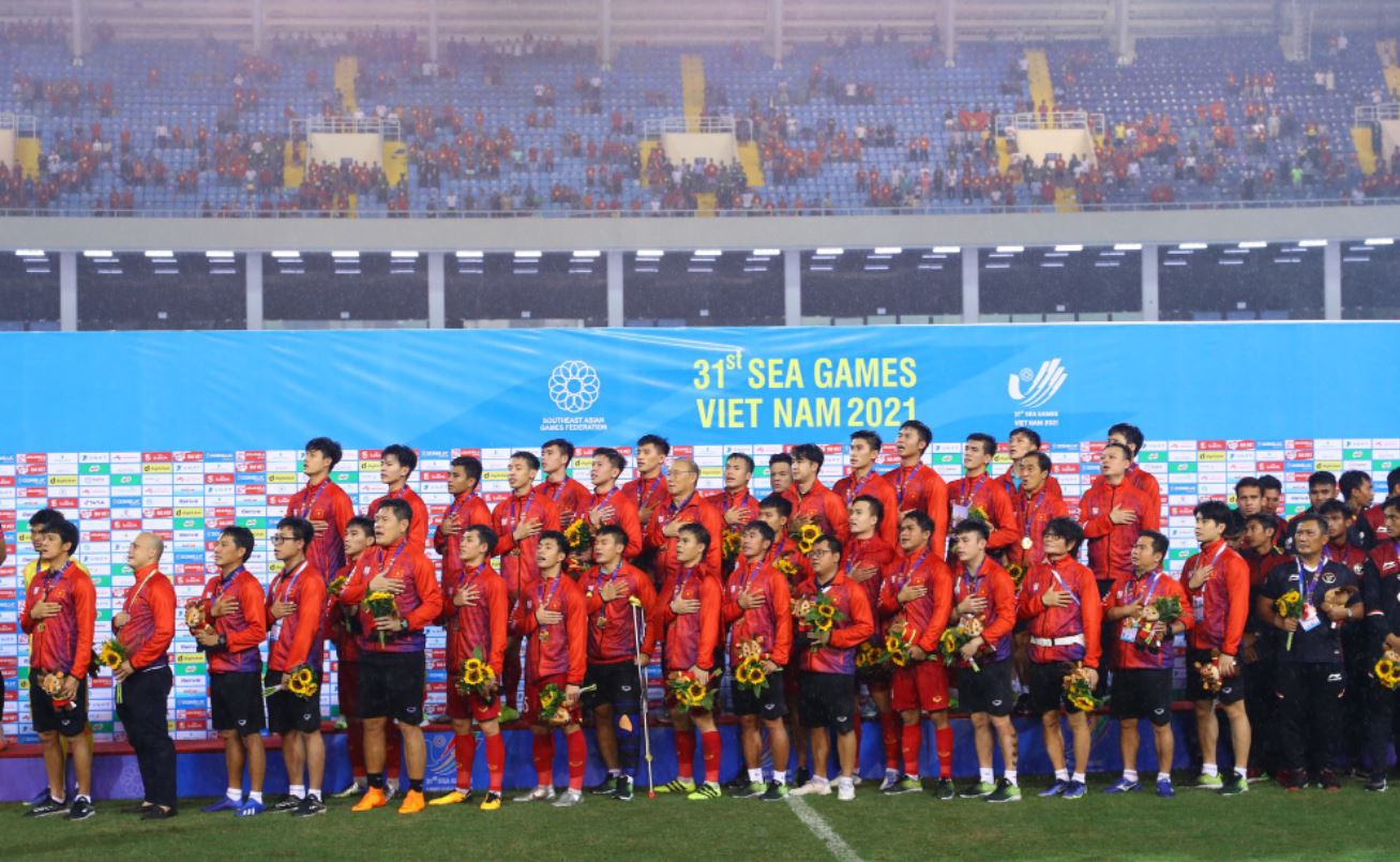 So với các nền bóng đá nam trong khu vực thì ai cũng công nhận trước sự phát triển vượt bậc của Đội tuyển Việt Nam chỉ trong vòng chưa đầy 5 năm qua