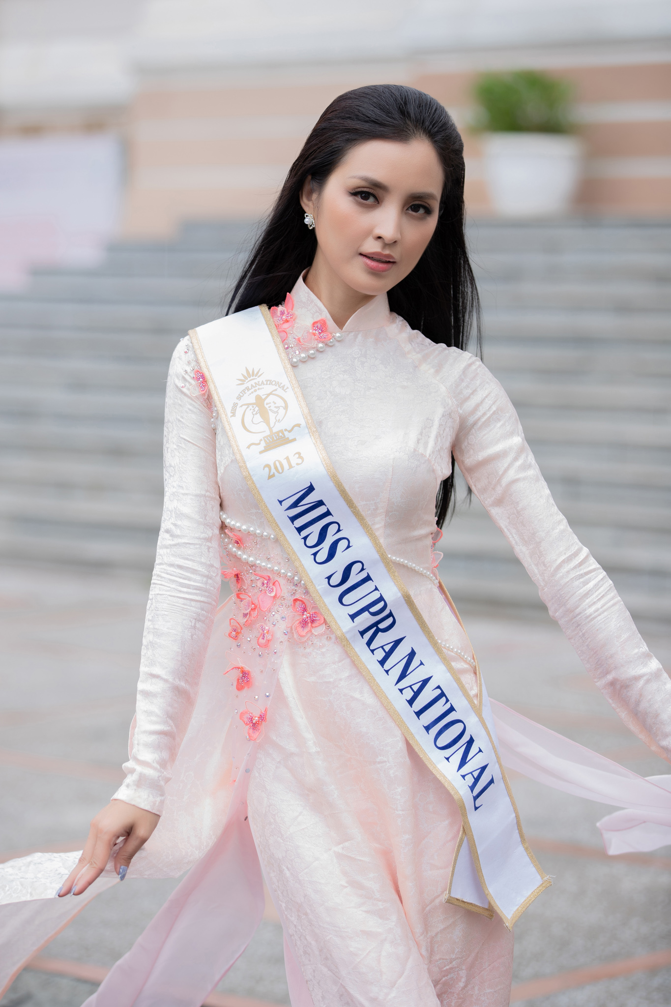 Ngô Nhật Huy: NTK áo dài của các hoa hậu quốc tế khi đến Việt Nam - ảnh 3