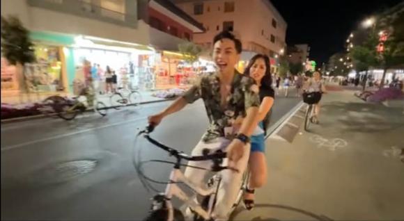 Phan Hiển đèo Khánh Thi trên chiếc xe đạp, nói 1 câu khiến vợ “trở mặt” luôn - ảnh 4