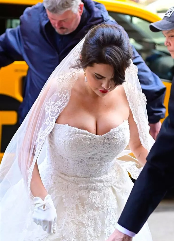 More than 13 million people liked the hottest bride photo on social networks after a few days of posting - photo 2