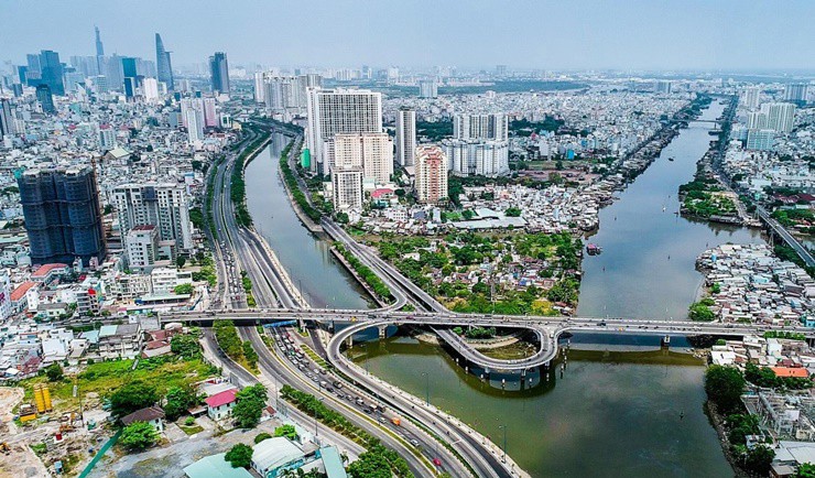 Một quận sở hữu 2 cái nhất nhỏ nhất và đông dân nhất Việt Nam sắp sáp nhập giàu có cỡ nào? - ảnh 1
