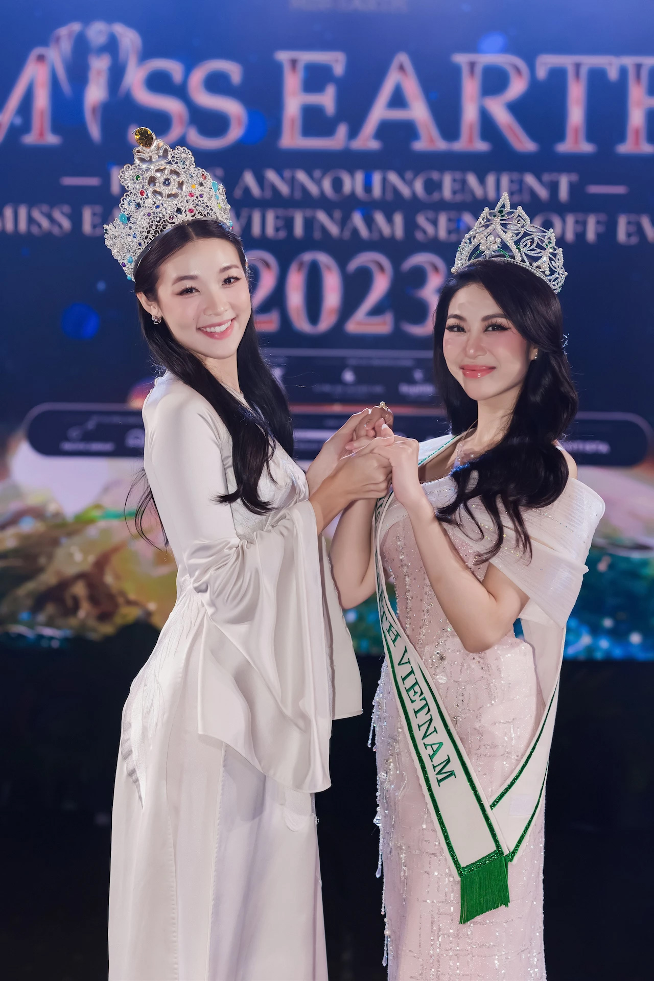Hoa hậu Lan Anh và Hoa hậu Trái đất Mina Sue Choi đọ sắc chung một khung hình