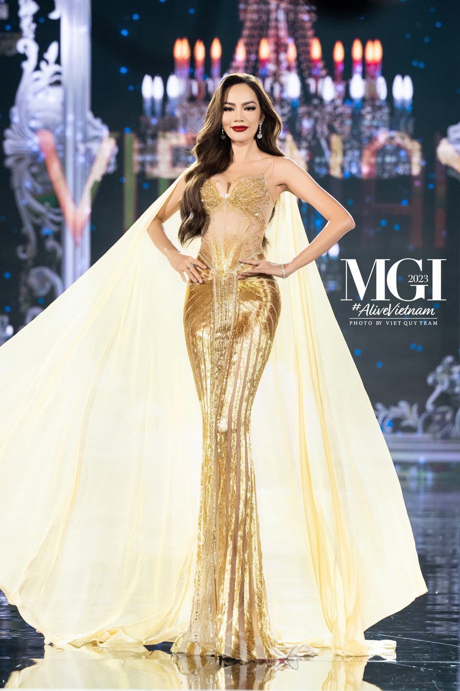 Lê Hoàng Phương với skill “thiên nga tung cánh” trong đêm bán kết Miss Grand International 2023 - ảnh 4