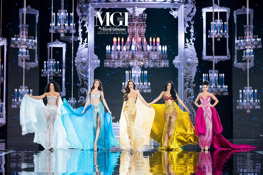 Lê Hoàng Phương với skill “thiên nga tung cánh” trong đêm bán kết Miss Grand International 2023 - ảnh 2