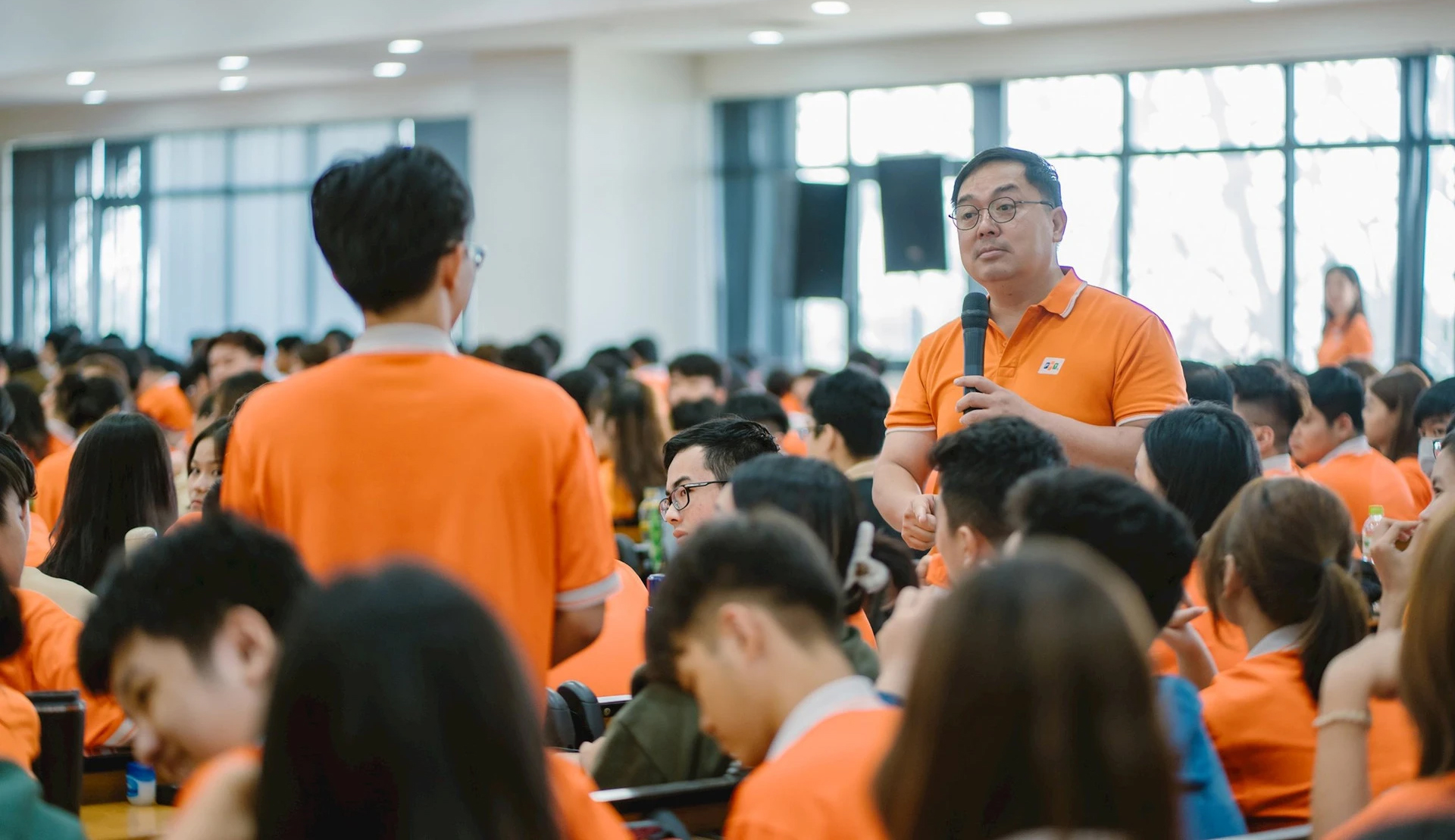 Trả lương thử việc 8 triệu, nhận câu trả lời chạy Grab cũng được 12 triệu', chuyên gia phân tích bức tranh tương lai - ảnh 1
