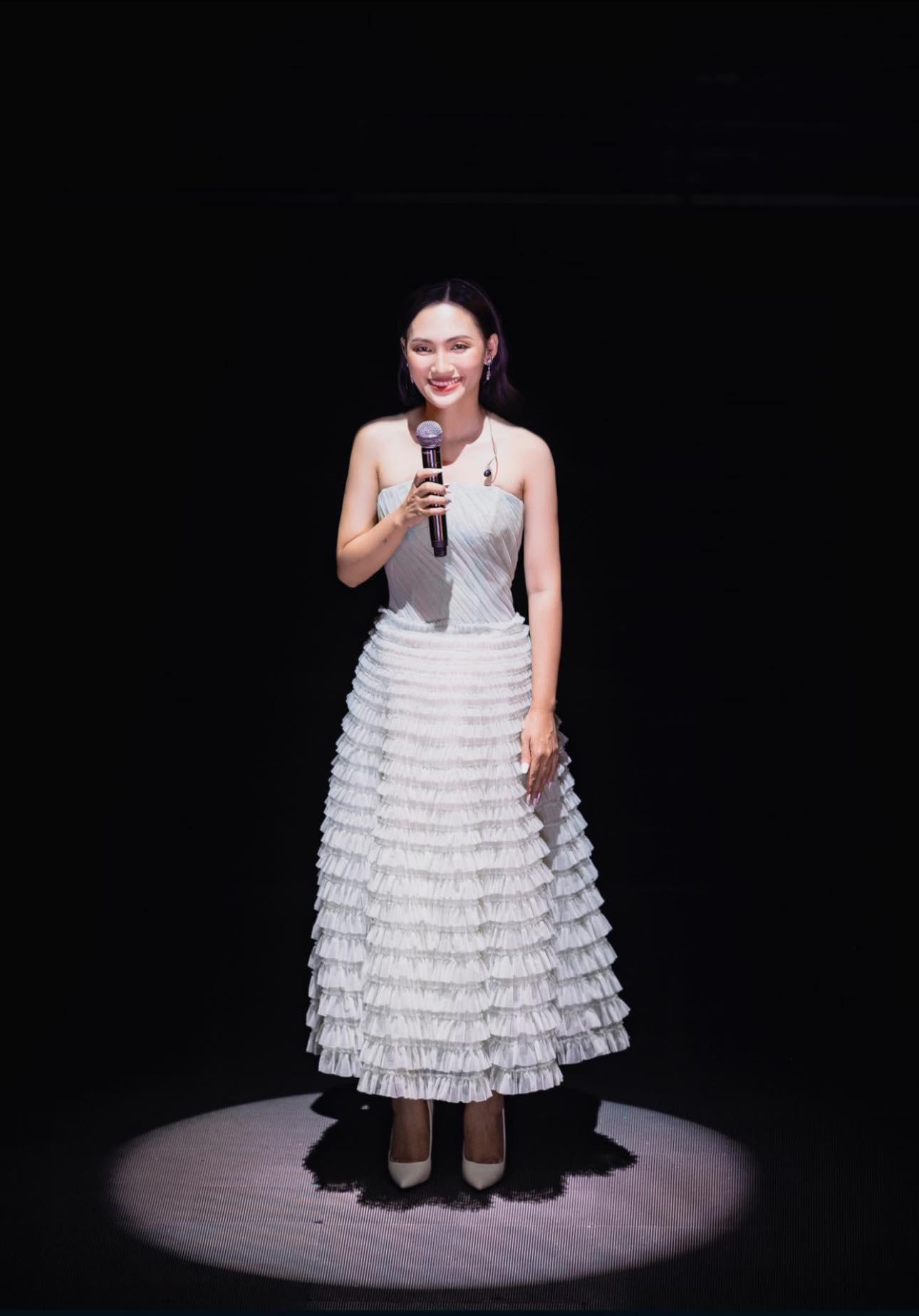 Hồ Ngọc Hà, Vũ Cát Tường góp mặt trong đêm nhạc gây quỹ Xmas Concert 2023 - ảnh 3