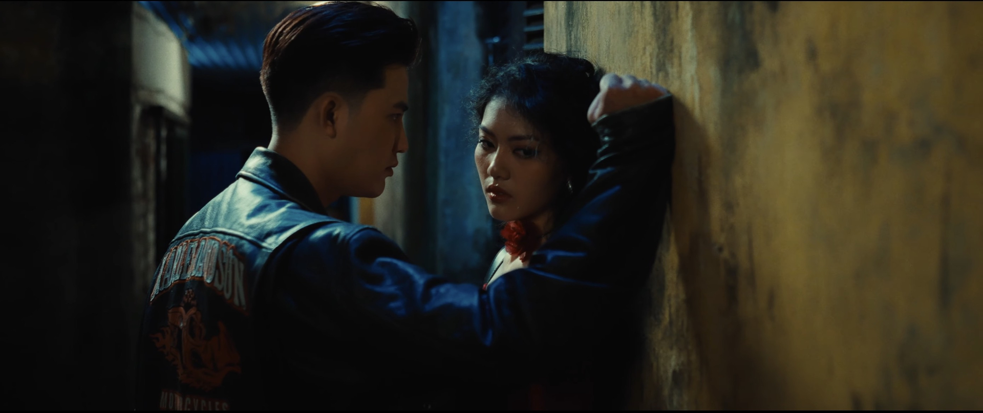 Vicky Nhung phát hành MV Ngược Lối Yêu dựa trên câu chuyện của khán giả  - ảnh 2