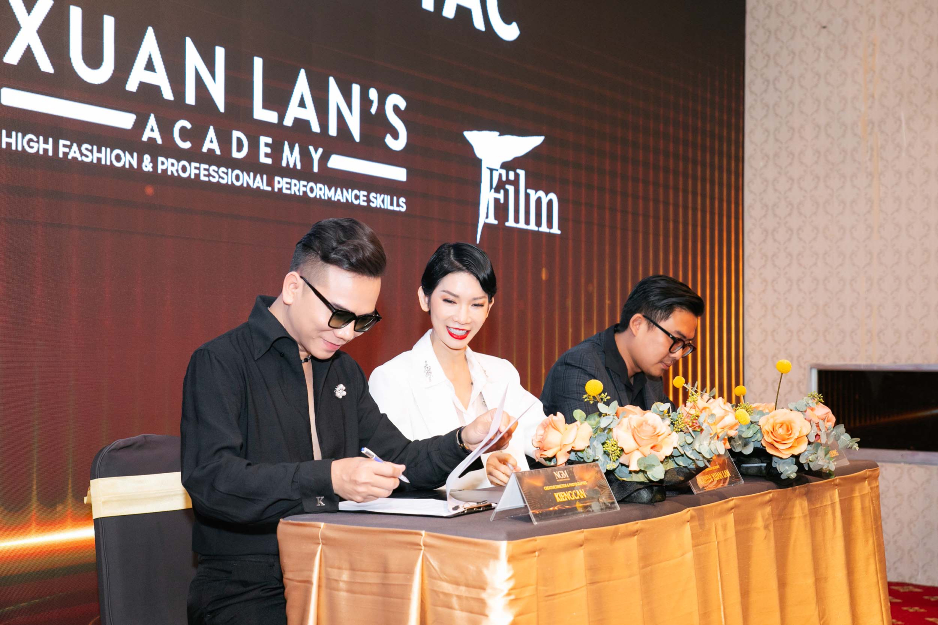 Xuân Lan làm show thời trang ở Hàn Quốc kết nối các thế hệ người mẫu Việt Nam - ảnh 1