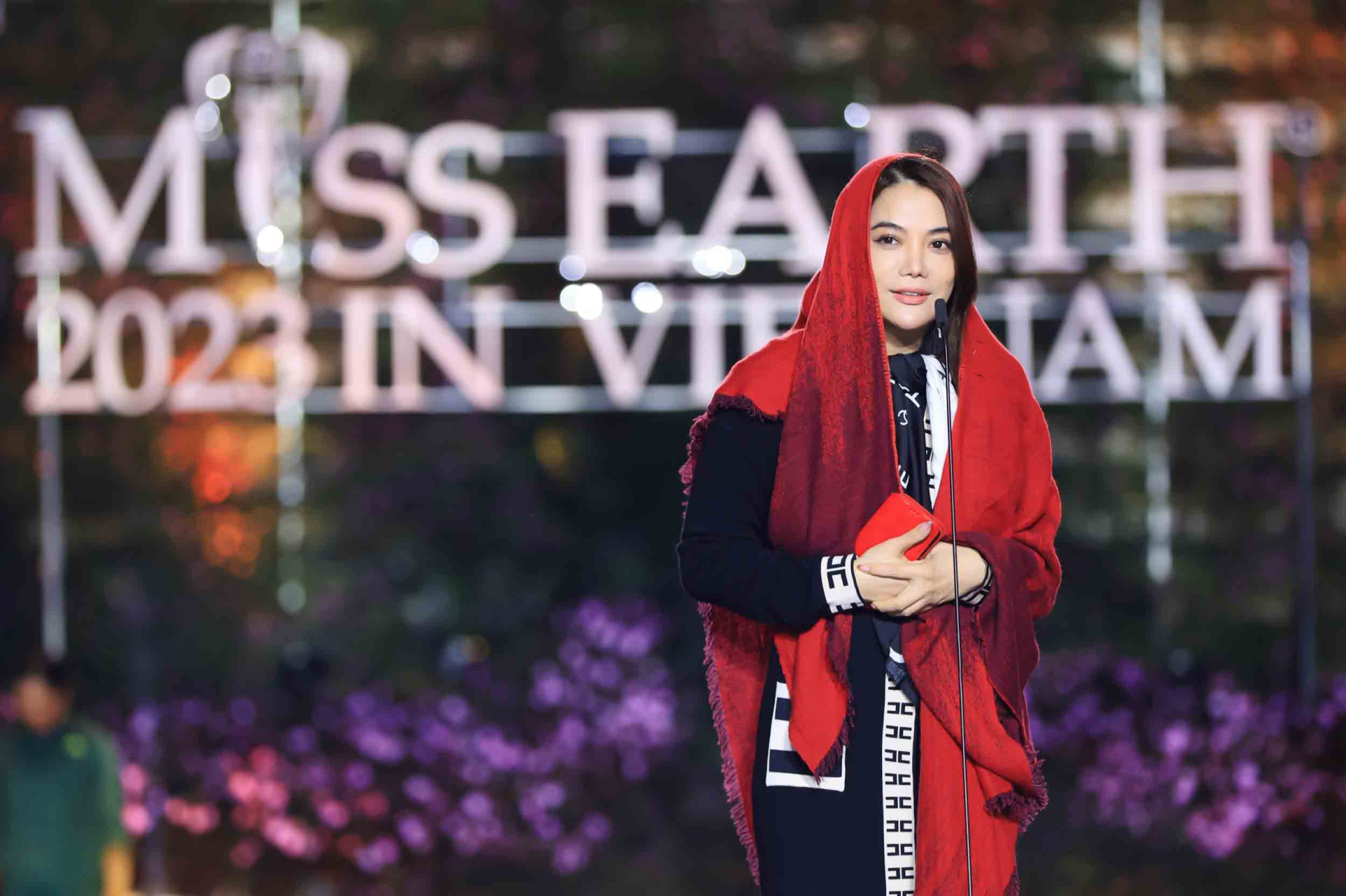 Dàn thí sinh Miss Earth 2023 tổng duyệt bán kết dưới trời lạnh 15 độ - ảnh 4