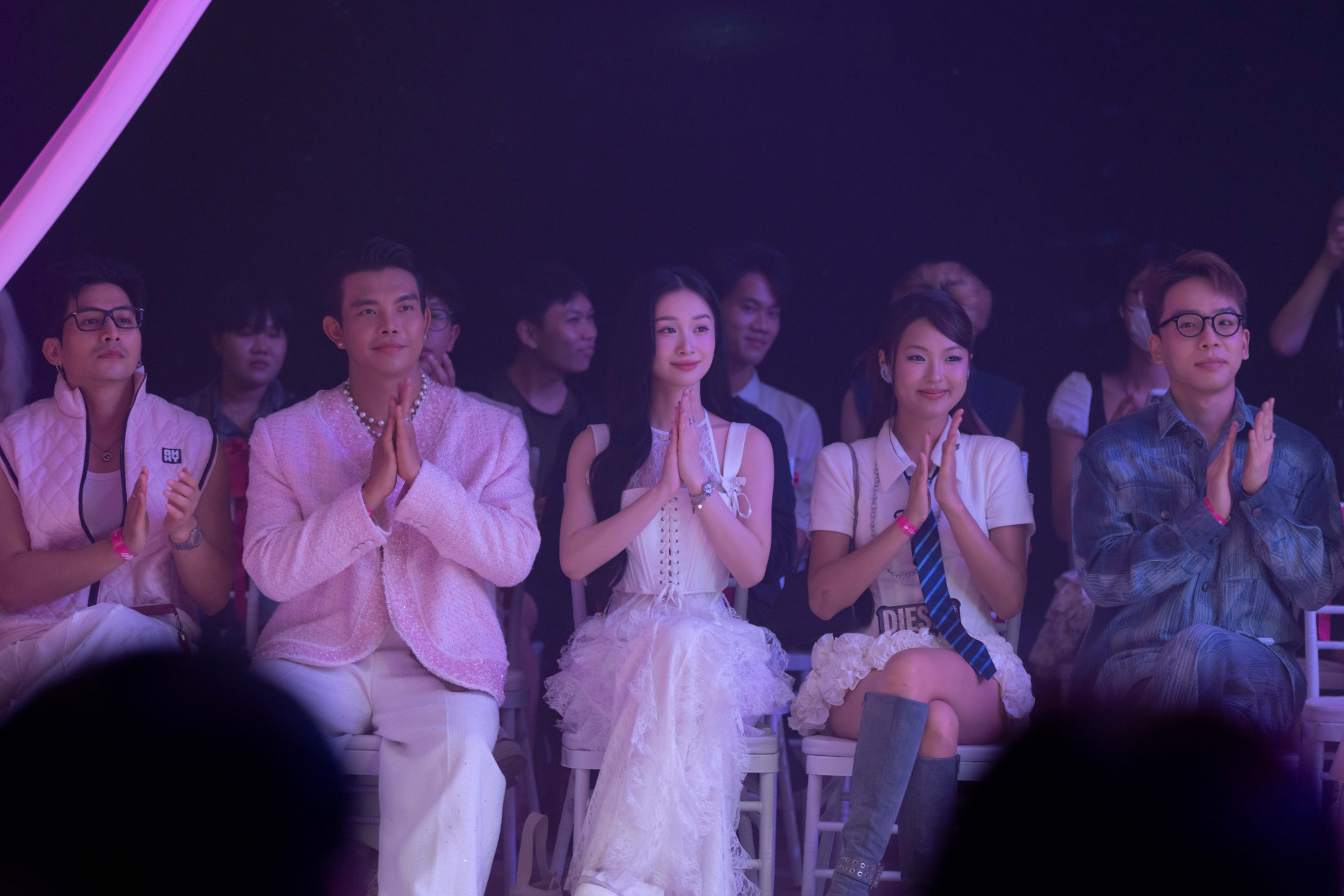 “Chị đẹp” Phạm Quỳnh Anh cuốn hút với visual baby ngọt ngào tại “Gánh” fashion show - ảnh 5