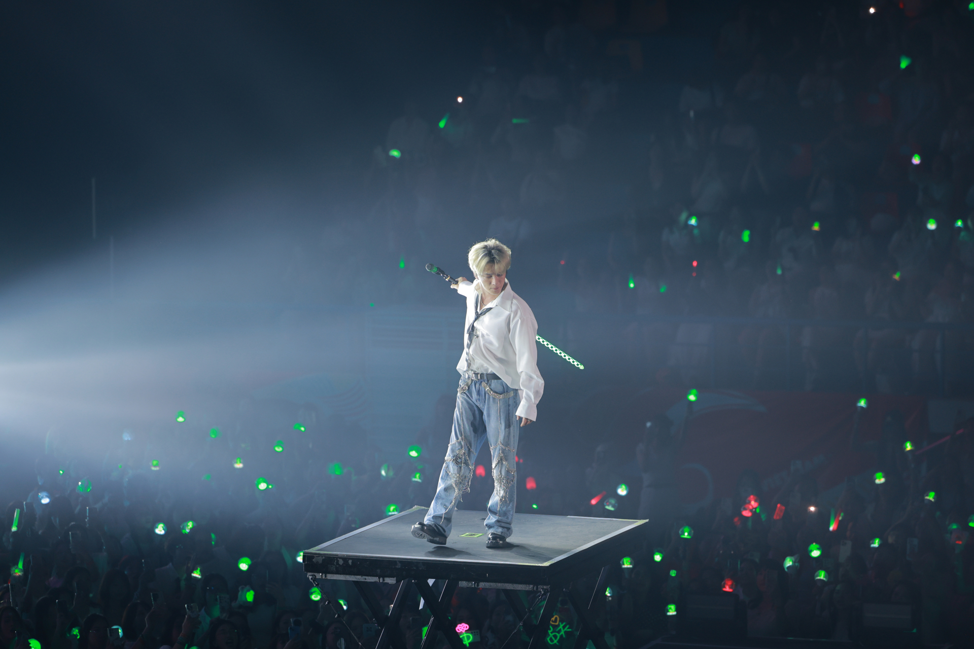 Kim Jae Joong “khuấy đảo” Hà Nội với concert “Beauty in Chaos”: 20 năm debut vẫn “gây sốt” như idol Gen Z - ảnh 5