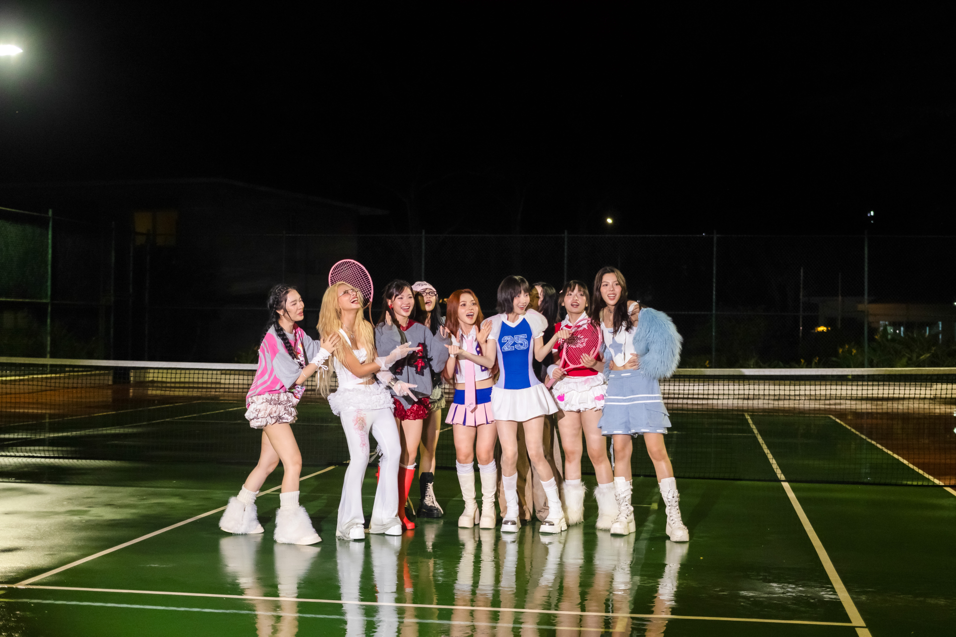 Ngô Lan Hương tái xuất sau big hit Đi Giữa Trời Rực Rỡ: Liệu có còn ăn may? - ảnh 2