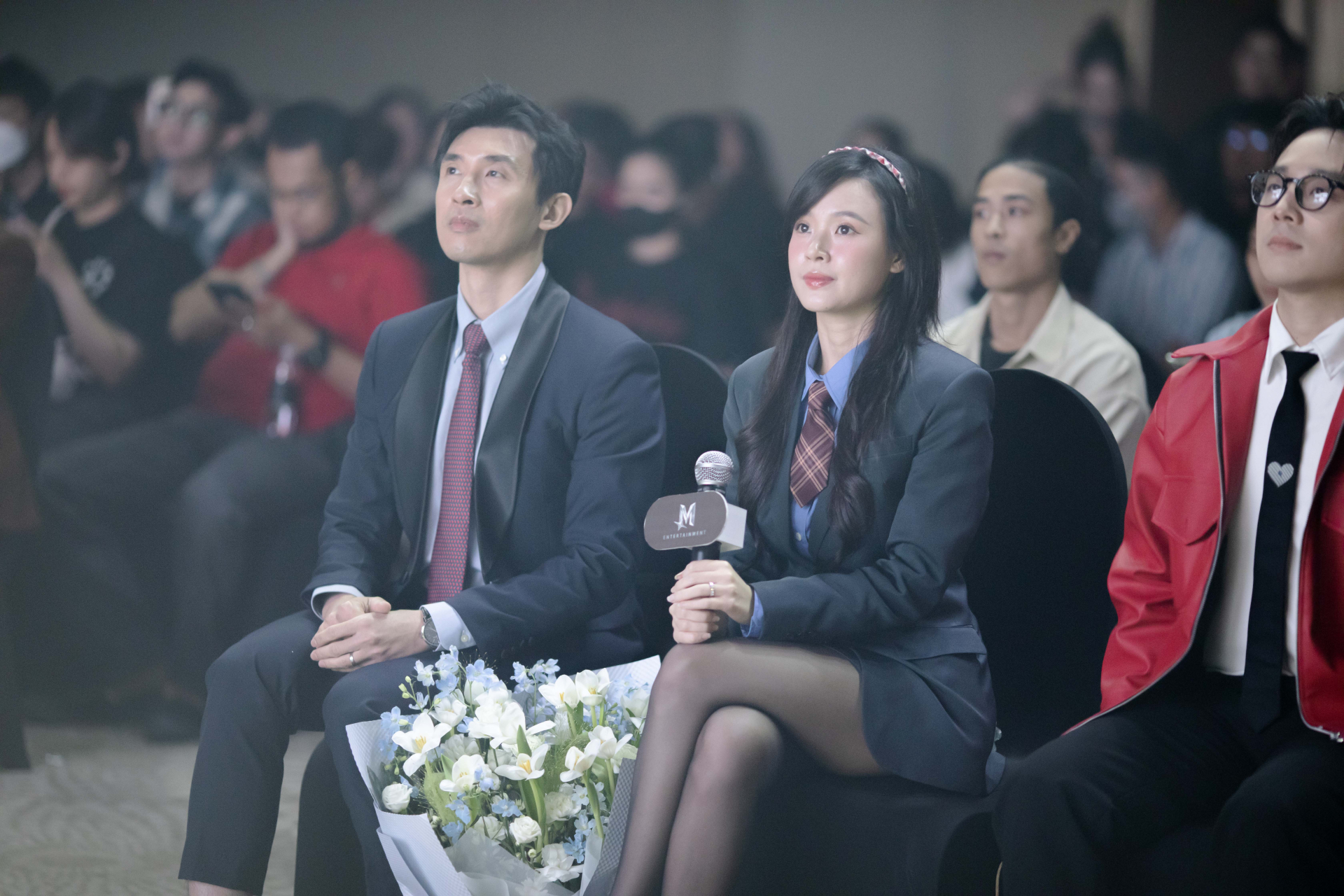 Midu 35 tuổi vào vai tuổi 17, xào couple cùng diễn viên trẻ nhỏ hơn 1 giáp trong phim tự đầu tư sản xuất - ảnh 1