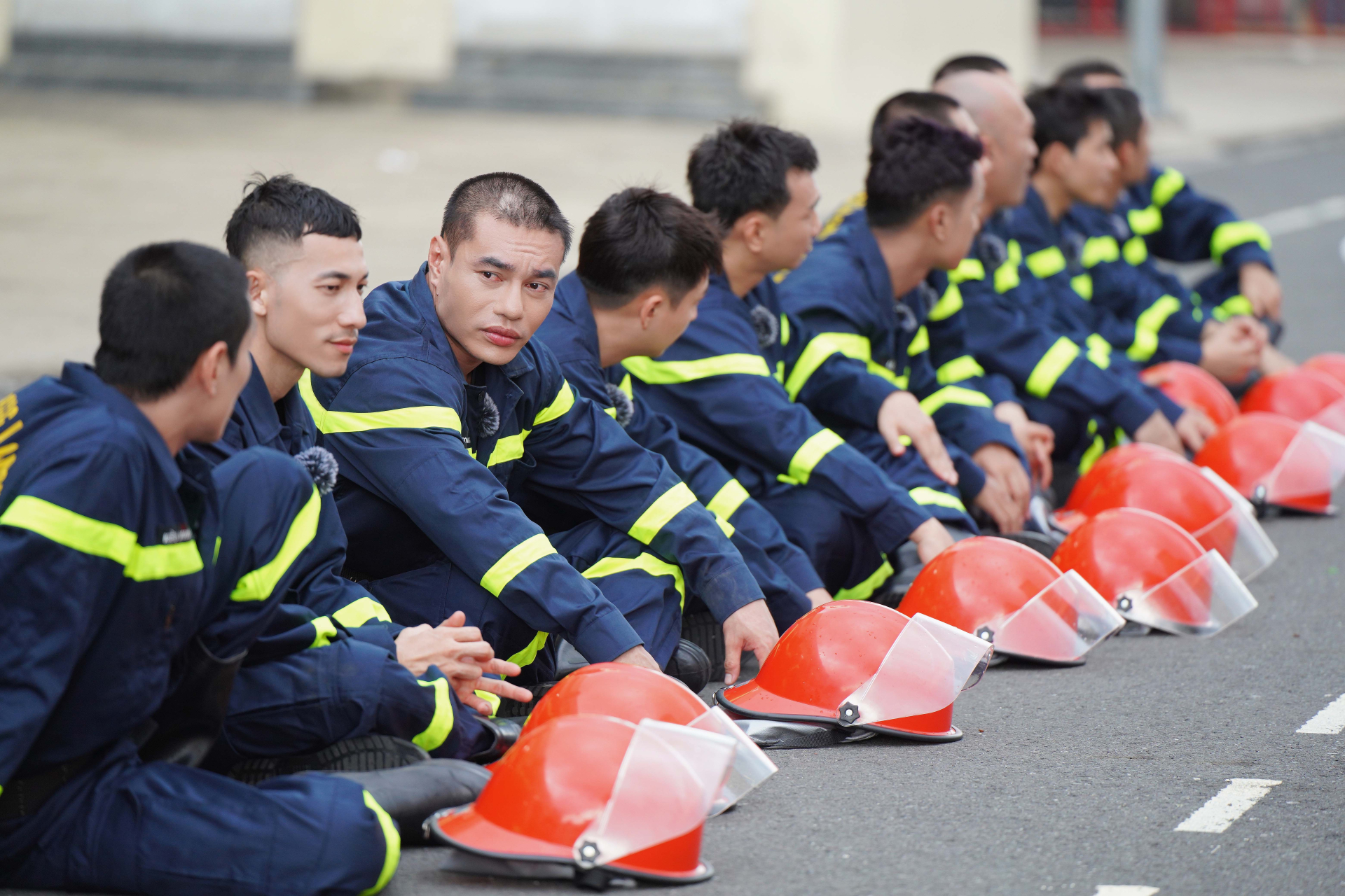 Chiến sĩ quả cảm: Lê Dương Bảo Lâm phạm 1 lỗi nhiều người gặp phải khi chữa cháy, MONO vi phạm phải điều “cấm kỵ” - ảnh 1