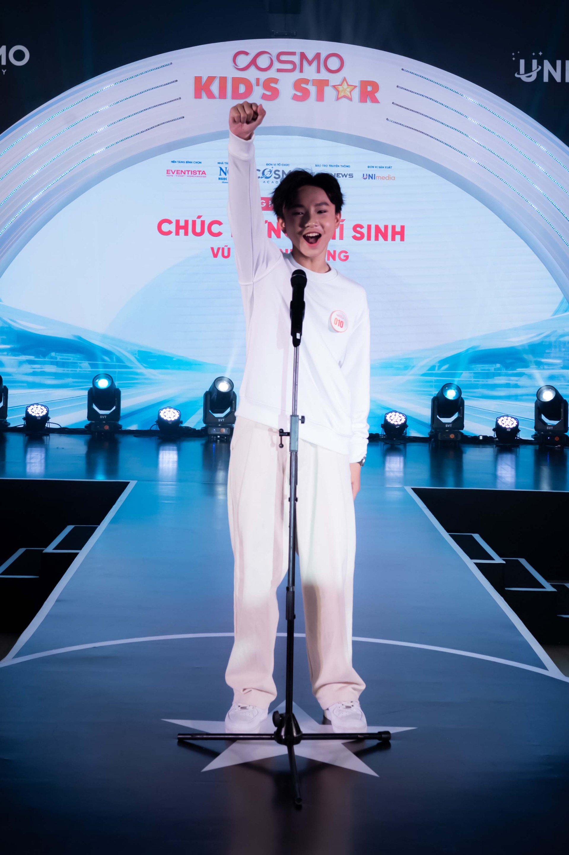 Miss Cosmo Tata và Á hậu Mook phấn khích trước màn hô tên của các thí sinh nhí tại chung kết “Cosmo Kid’s Star' - ảnh 5