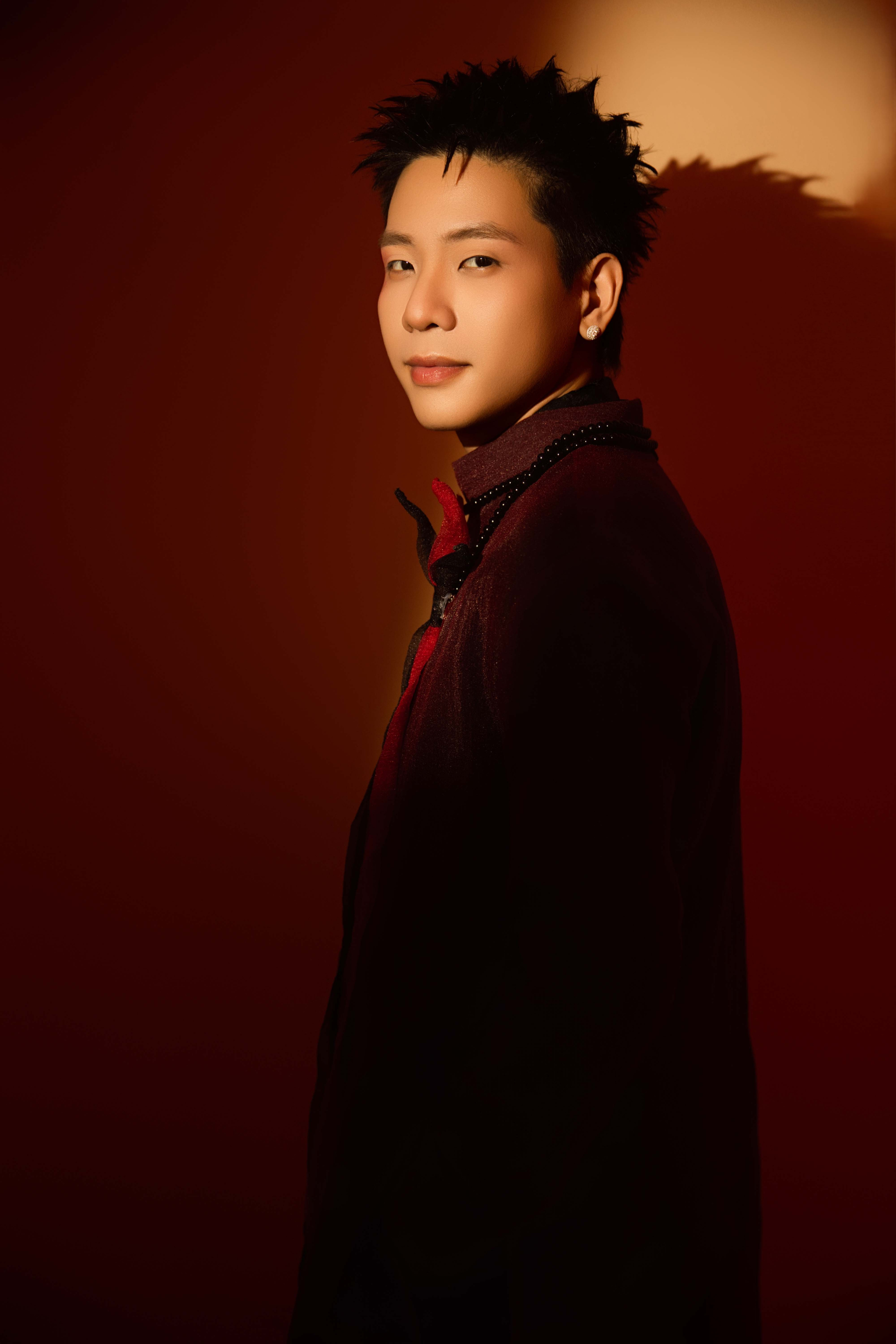 Quốc Thiên cùng 3 giọng ca vocalist đầy nội lực trong MV kết hợp AI 'Kiếp sau vẫn là người Việt Nam” - ảnh 8