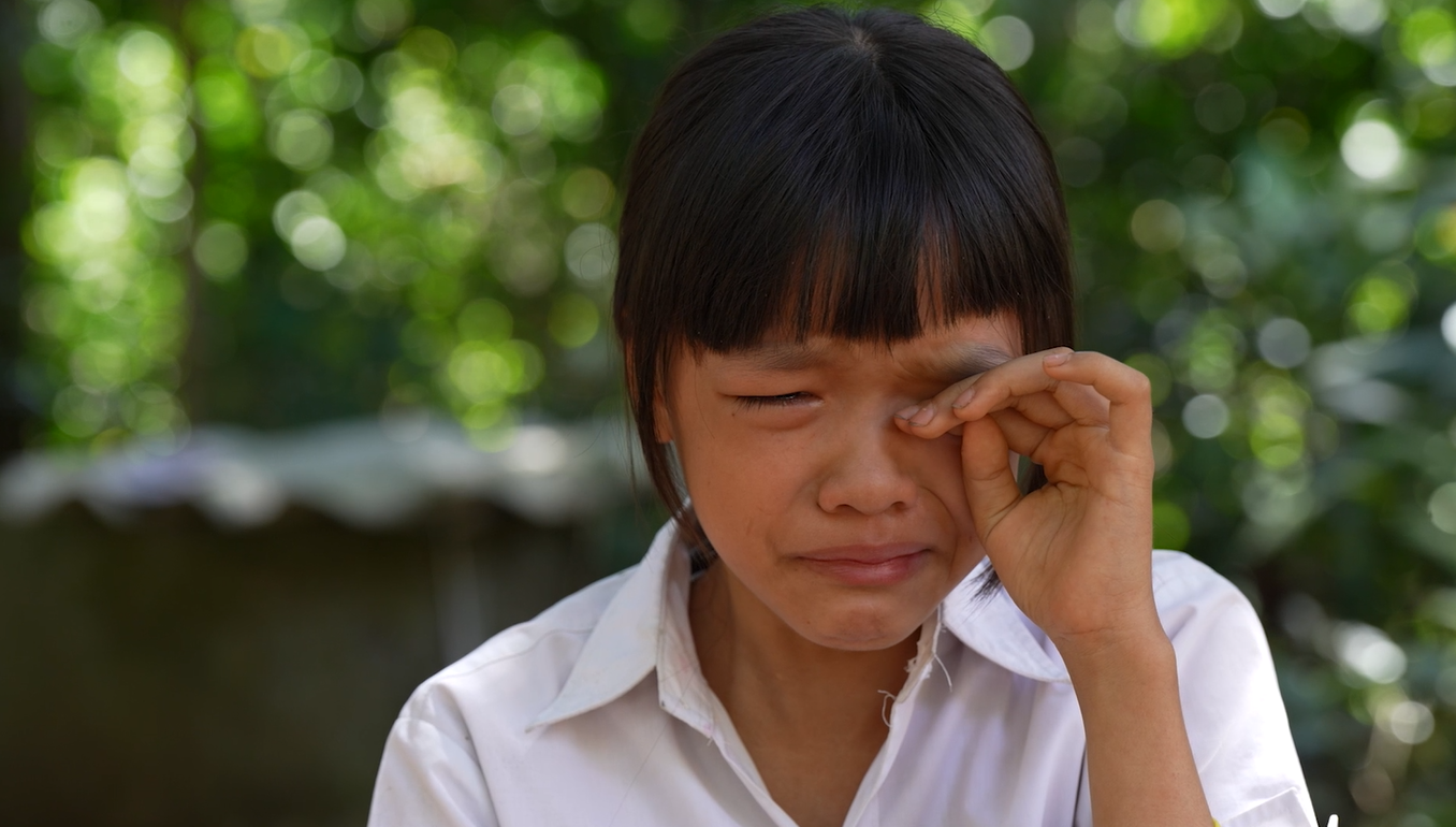 Huỳnh Lập, Tiến Linh trích tiền túi tặng các em nhỏ có hoàn cảnh khó khăn - ảnh 1