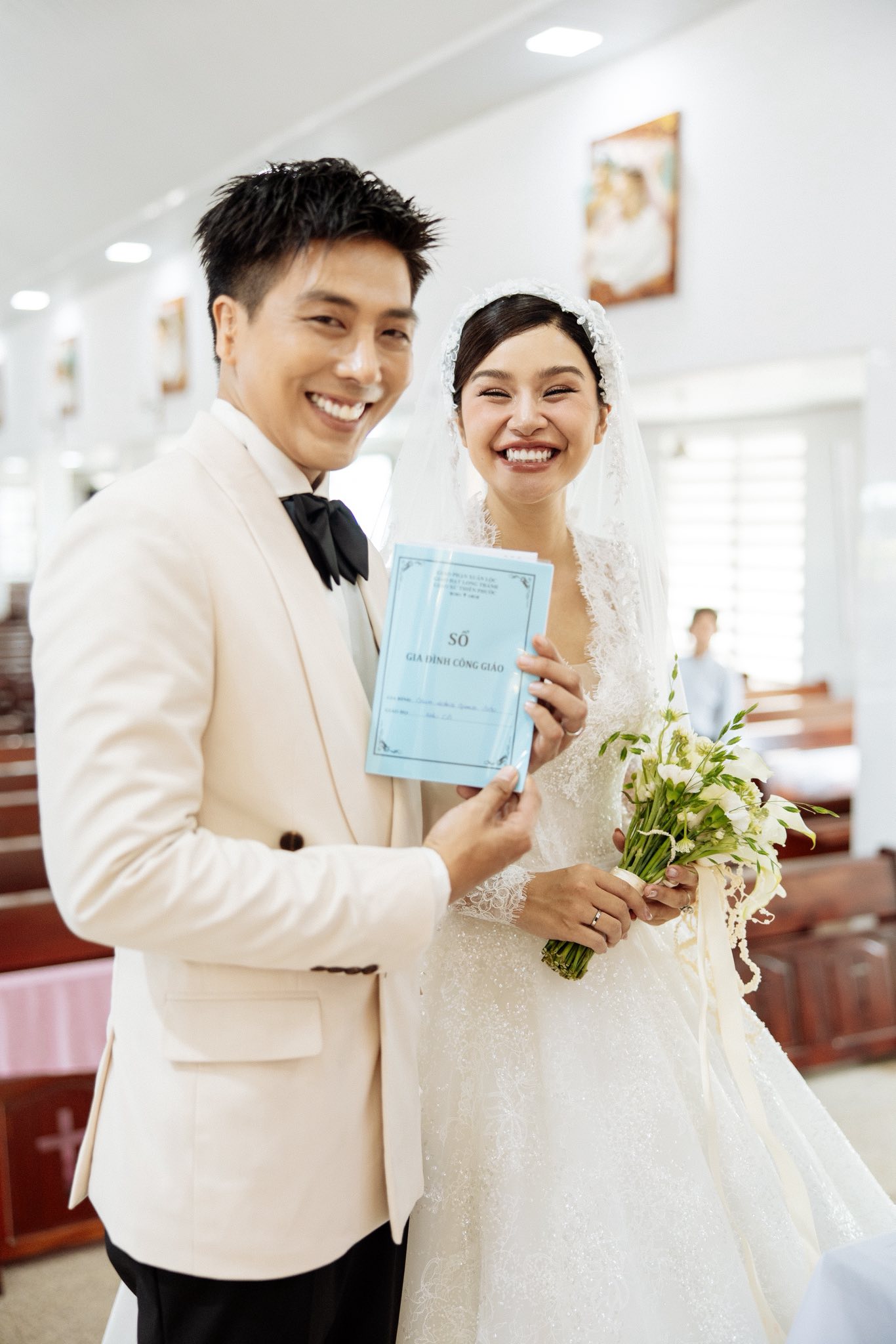 Nam diễn viên Vbiz tung ảnh cưới, chính thức 'chốt đơn' cùng bạn gái là 'Quán quân The New Mentor' - ảnh 2