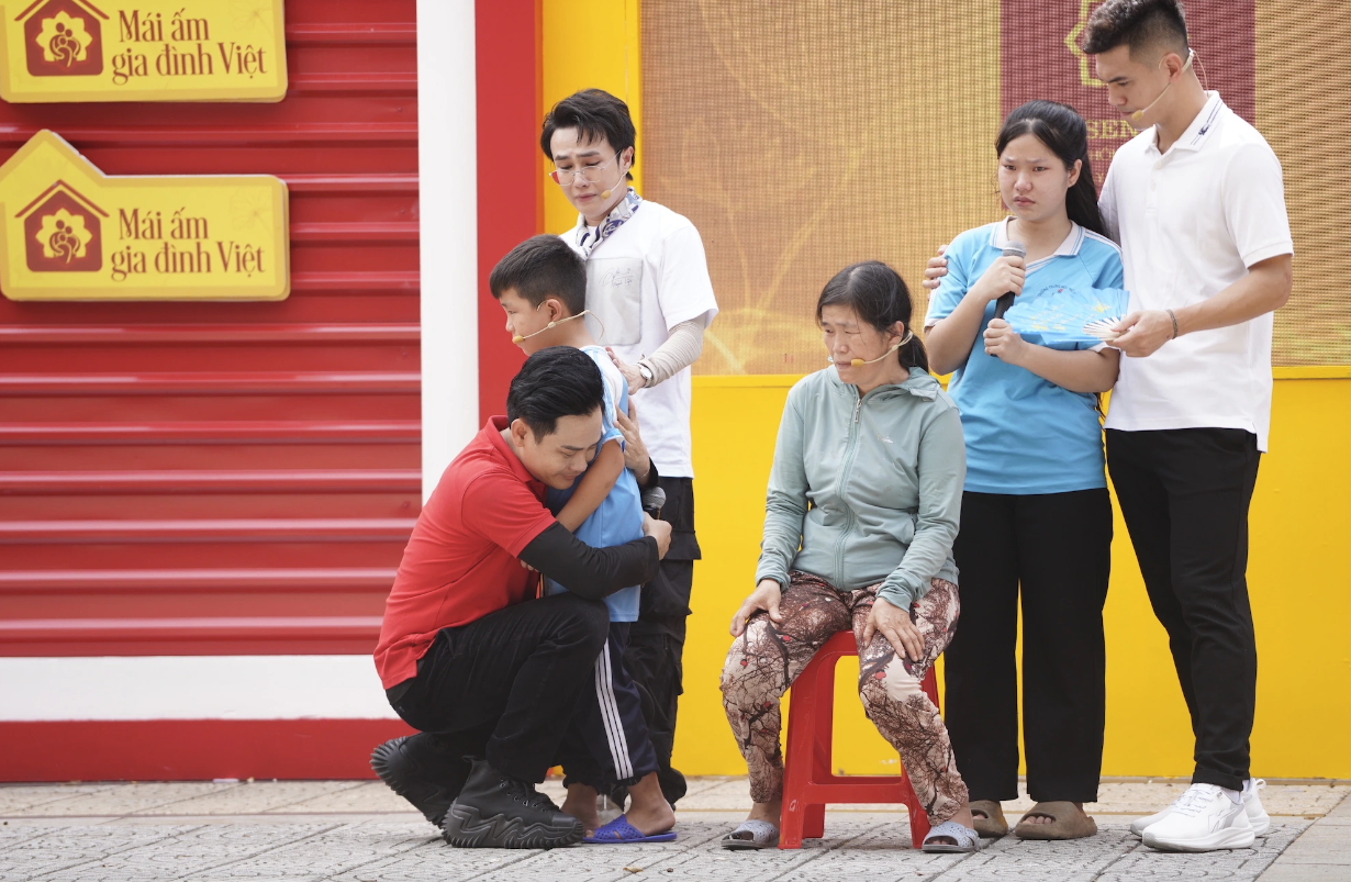Hoàn cảnh quá gia đình khiến MC Dương Hồng Phúc không khỏi xót xa.