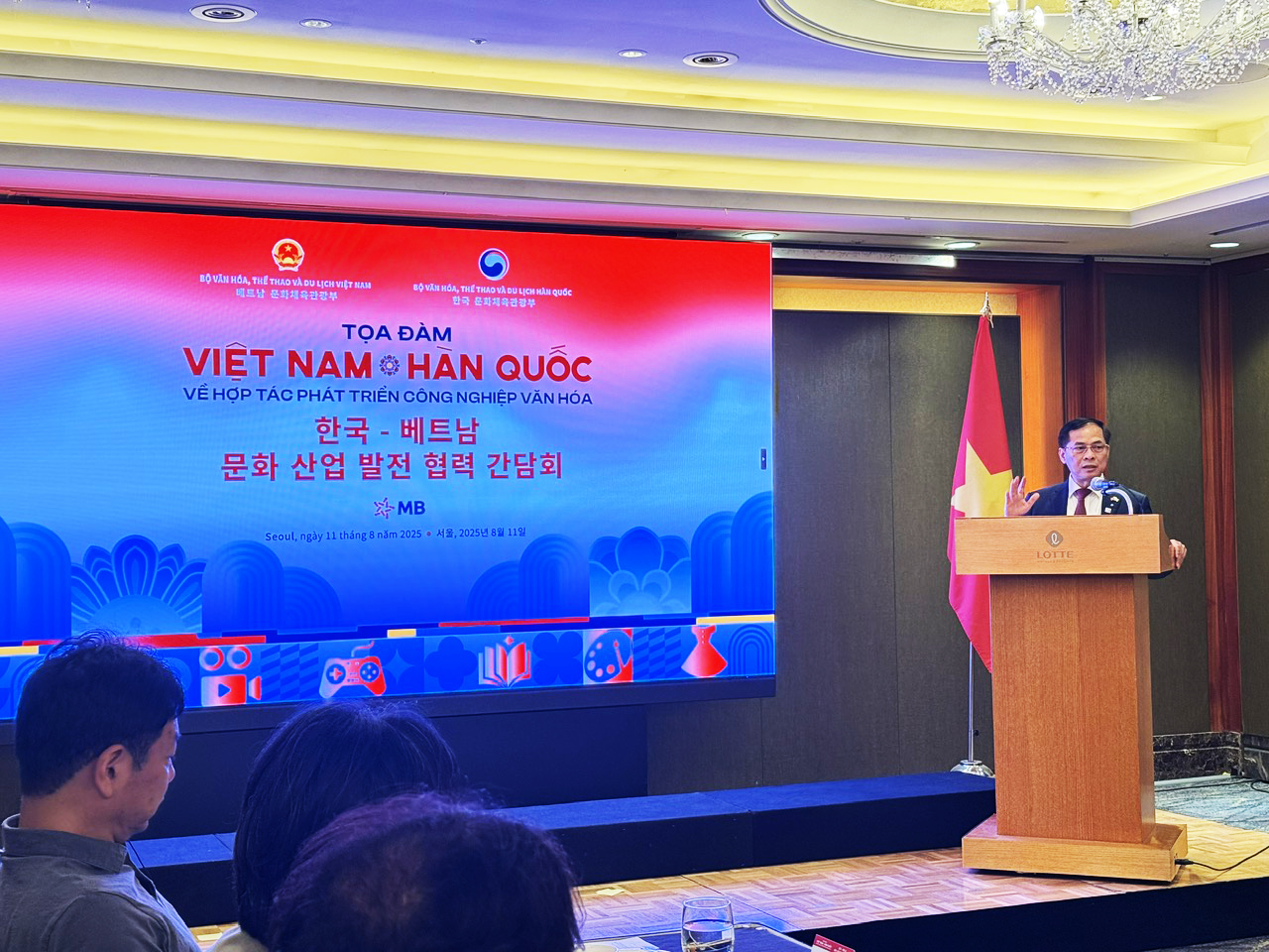 Phó Thủ tướng Bui Thanh Son phát biểu chỉ đạo tạo toạ đàm