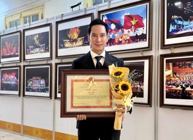 Đạo diễn Lý Hải dự Lễ kỷ niệm 80 năm Ngành Văn hóa, nhận bằng khen của Bộ VHTT&DL - ảnh 3