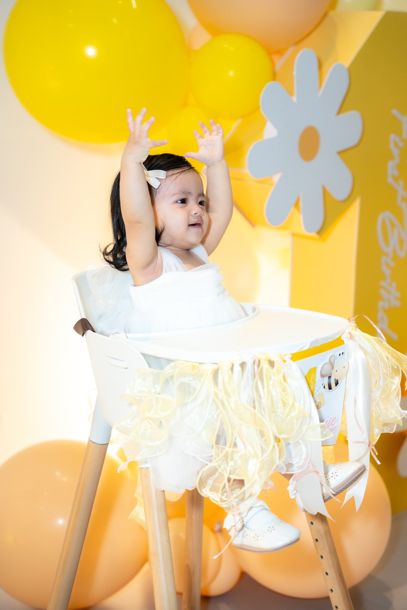 Ái nữ Đông Nhi- Ông Cao Thắng xinh như búp bê trong tiệc sinh nhật - ảnh 4