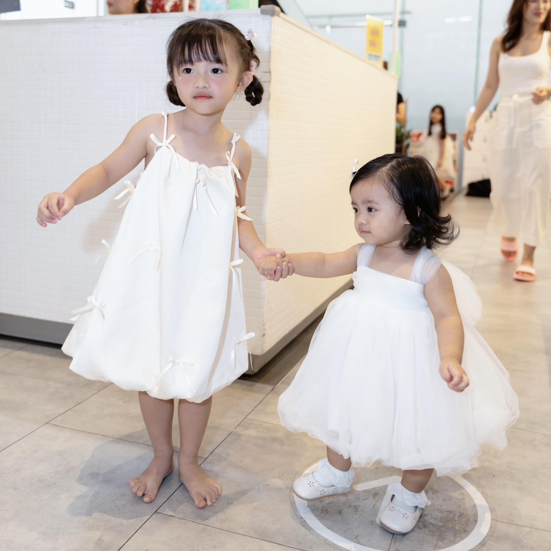 Ái nữ Đông Nhi- Ông Cao Thắng xinh như búp bê trong tiệc sinh nhật - ảnh 2