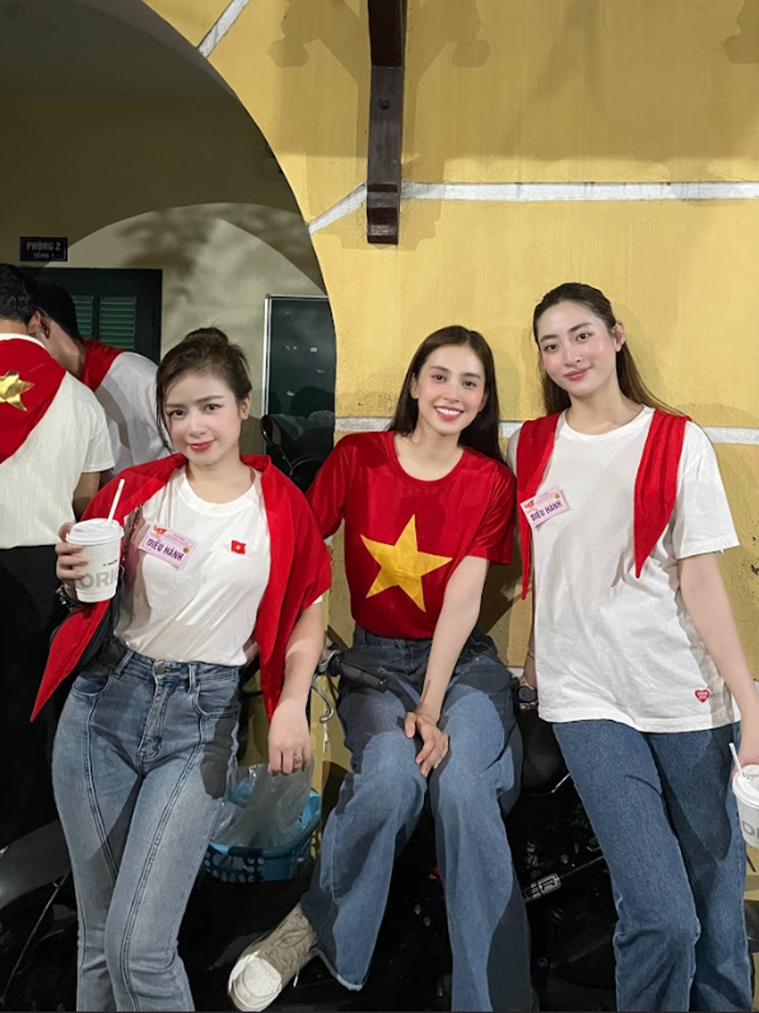 Đen Vâu - Hoàng Thùy Linh đi cạnh nhau, Dương Hoàng Yến 'lạc' vào khối Thiếu nhi - ảnh 1