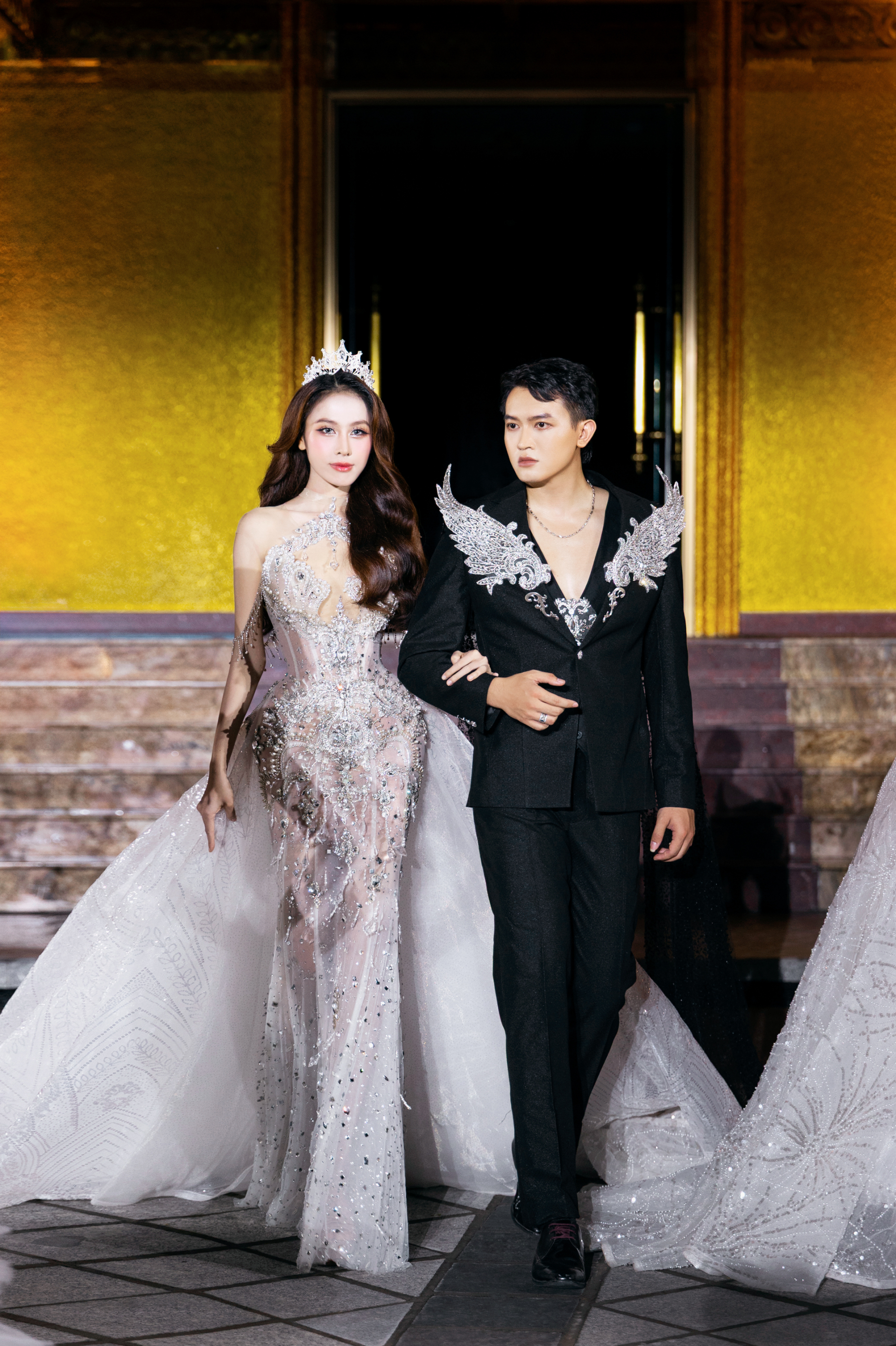 Dàn Hoa - Á hậu, thí sinh Miss Grand Vietnam 2025 diện áo dài hát mừng Quốc khánh 2/9 tại show thời trang - ảnh 6