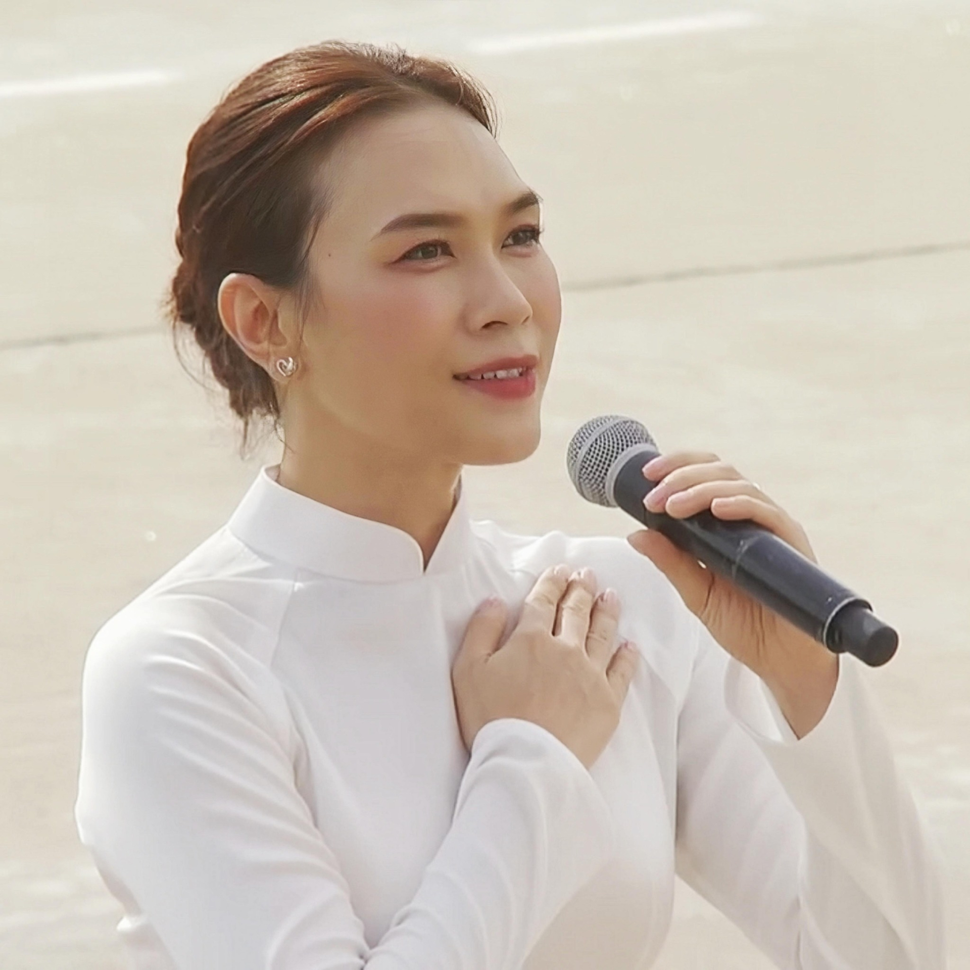 'Dát vàng lỗ tai' khán giả: Mỹ Tâm, Hoà Minzy và Phương Mỹ Chi chung khung hình tại lễ diễu binh 2/9 gây sốt - ảnh 1