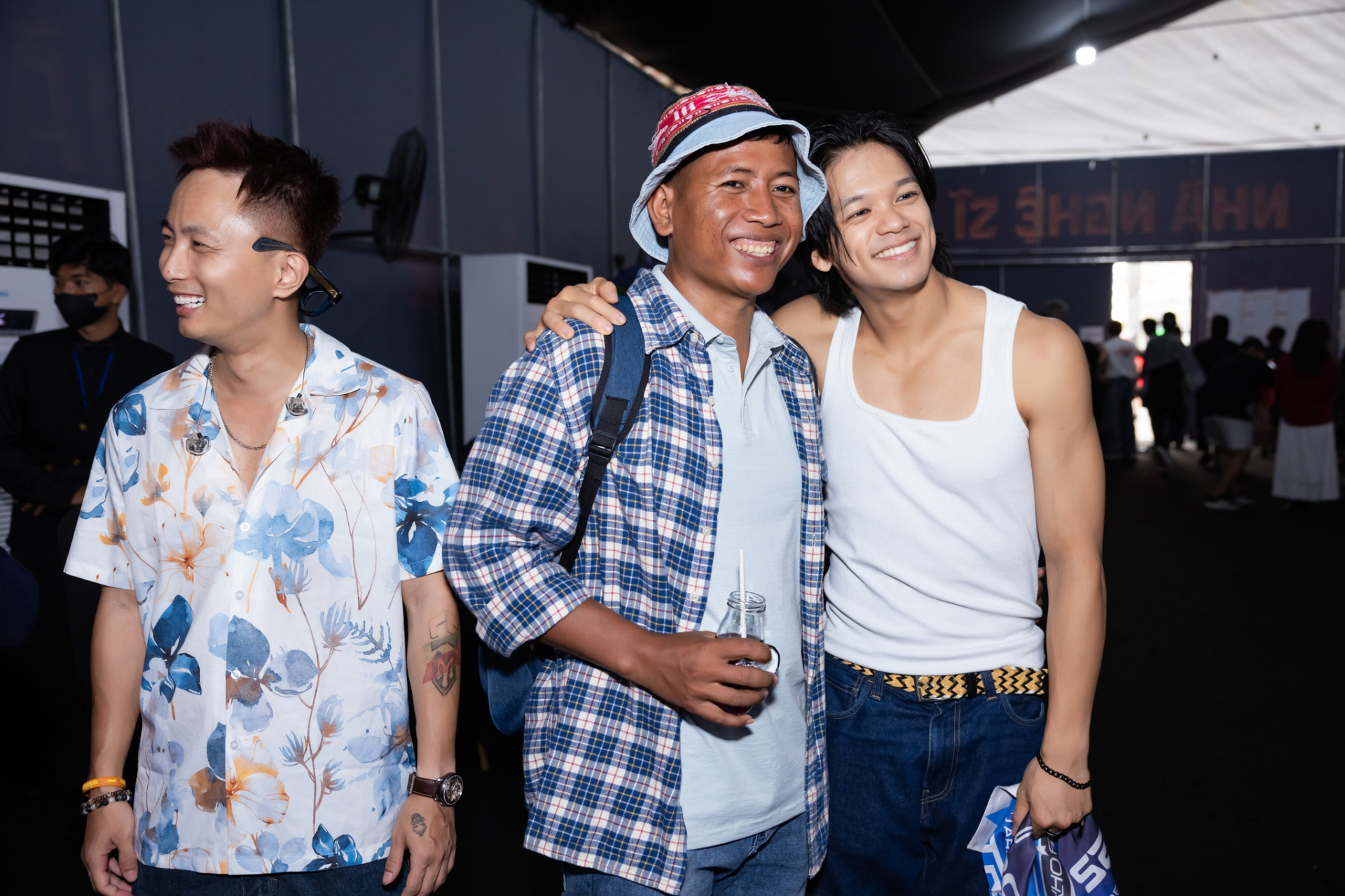 Chủ nhà “Gia đình haha” đã có mặt tại buổi tổng duyệt Encore: Những cái ôm xúc động hơn ngàn lời nói - ảnh 8
