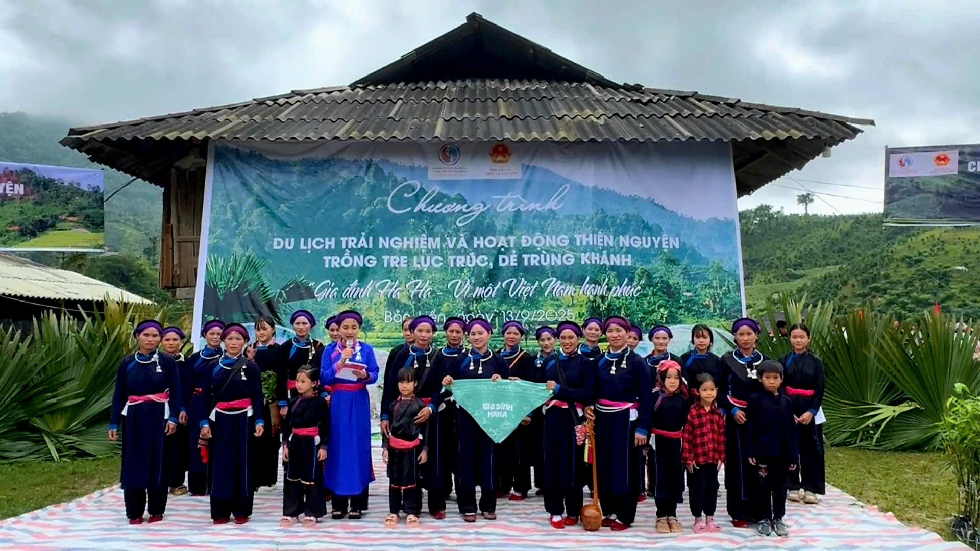 Đảng uỷ, UBND và bà con xã Bản Liền ưu ái gửi lời chúc mừng sinh nhật Tập đoàn YeaH1 tròn 19 năm tuổi