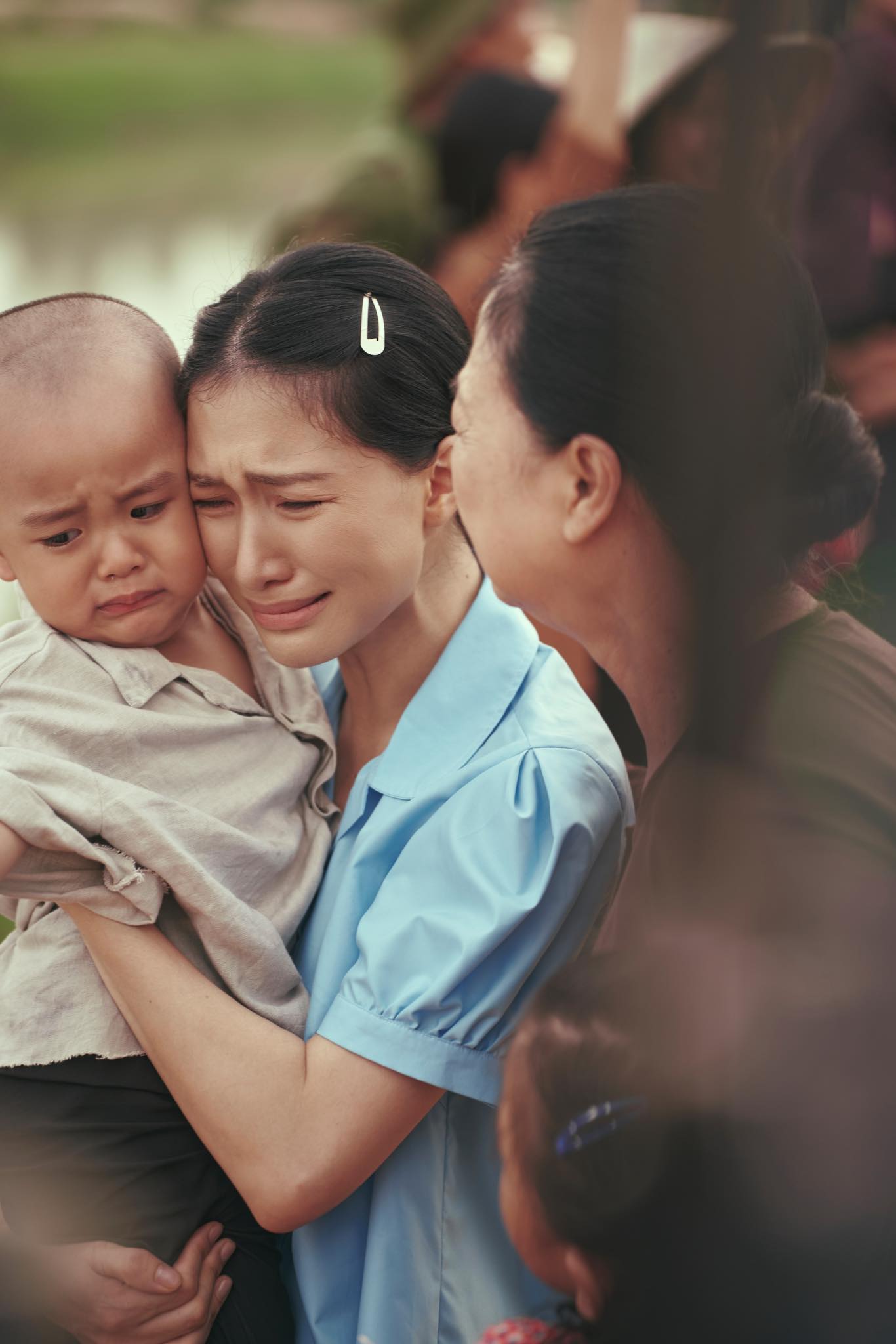 Hòa Minzy khen ngợi, khán giả tiếc nuối: Vì sao 'Còn gì đẹp hơn' không phải nhạc phim 'Mưa đỏ'? - ảnh 4