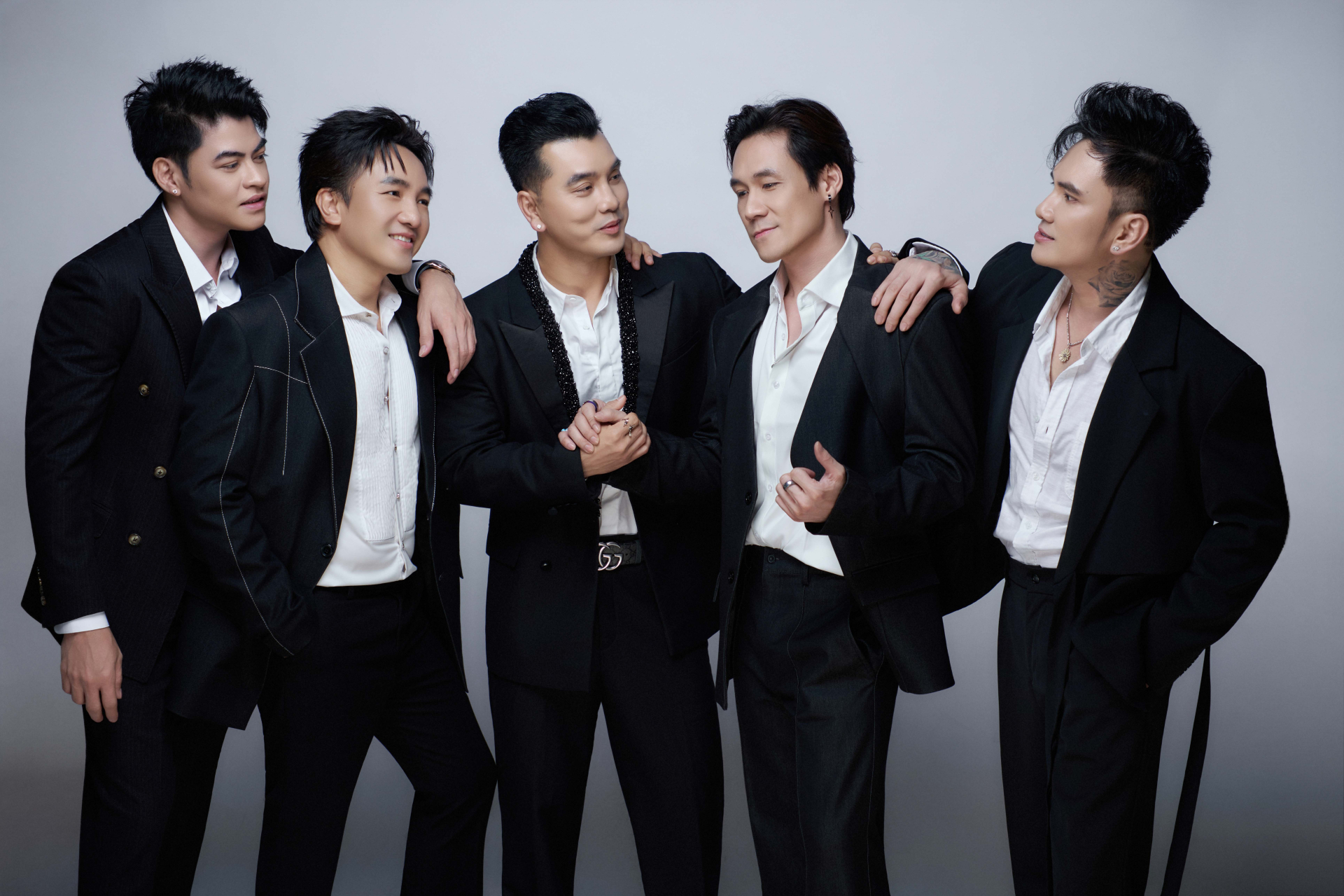 Ưng Hoàng Phúc, Khánh Phương, Lâm Chấn Huy, Dương Ngọc Thái, Lưu Hưng kết hợp thành Ngũ Hổ Tướng - ảnh 2