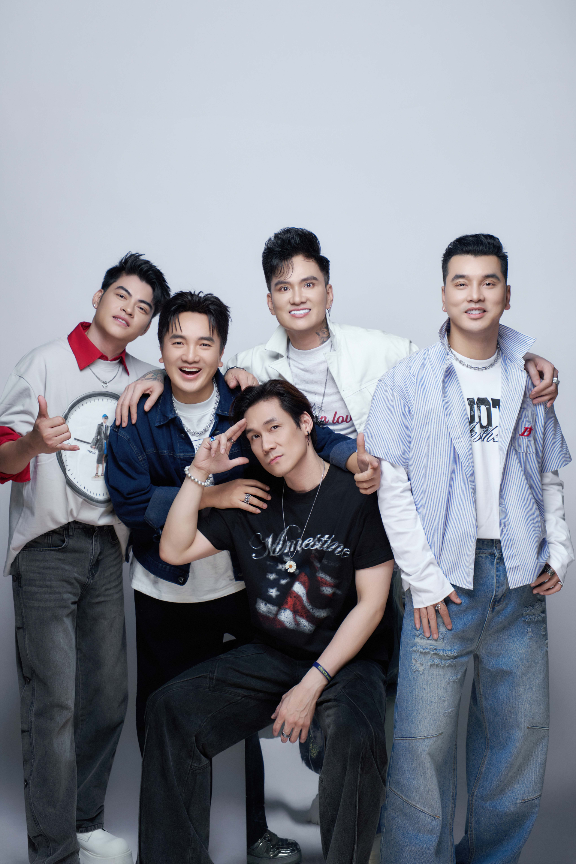 Ưng Hoàng Phúc, Khánh Phương, Lâm Chấn Huy, Dương Ngọc Thái, Lưu Hưng kết hợp thành Ngũ Hổ Tướng - ảnh 3