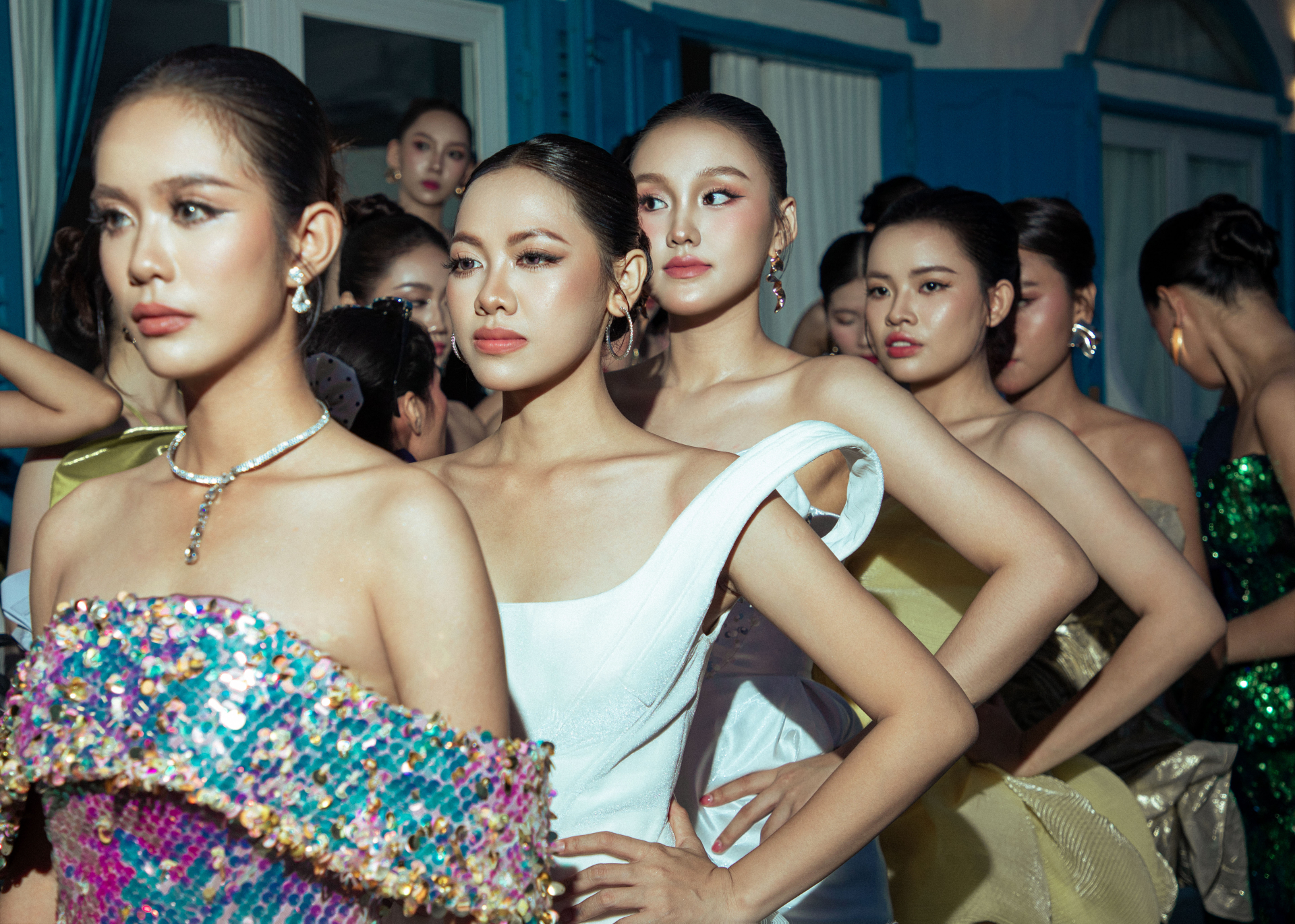 Hoa hậu Ngọc Châu làm vedette, Minh Nhàn tái xuất sau biến cố sức khỏe - ảnh 3