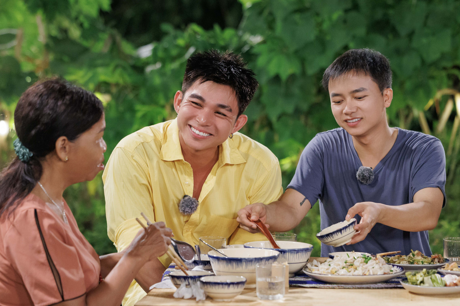 Cảnh bữa tối cuối cùng của chặng với Xim và Cô Dung