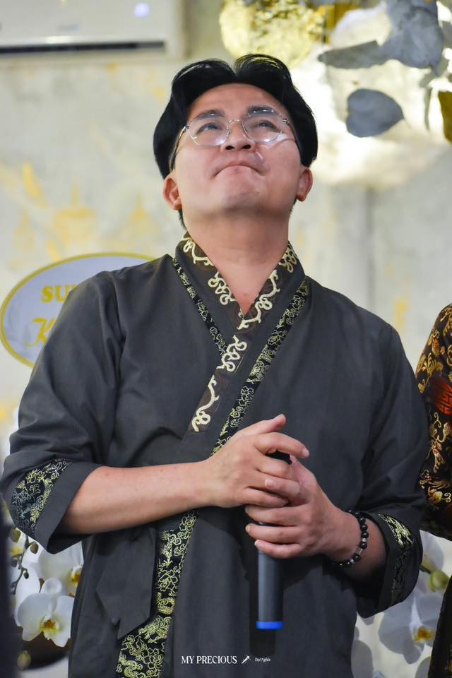 Nam nghệ sĩ Đại Nghĩa, một trong những gương mặt chủ lực của sân khấu, đã gặp tai nạn ngay trên sàn diễn.